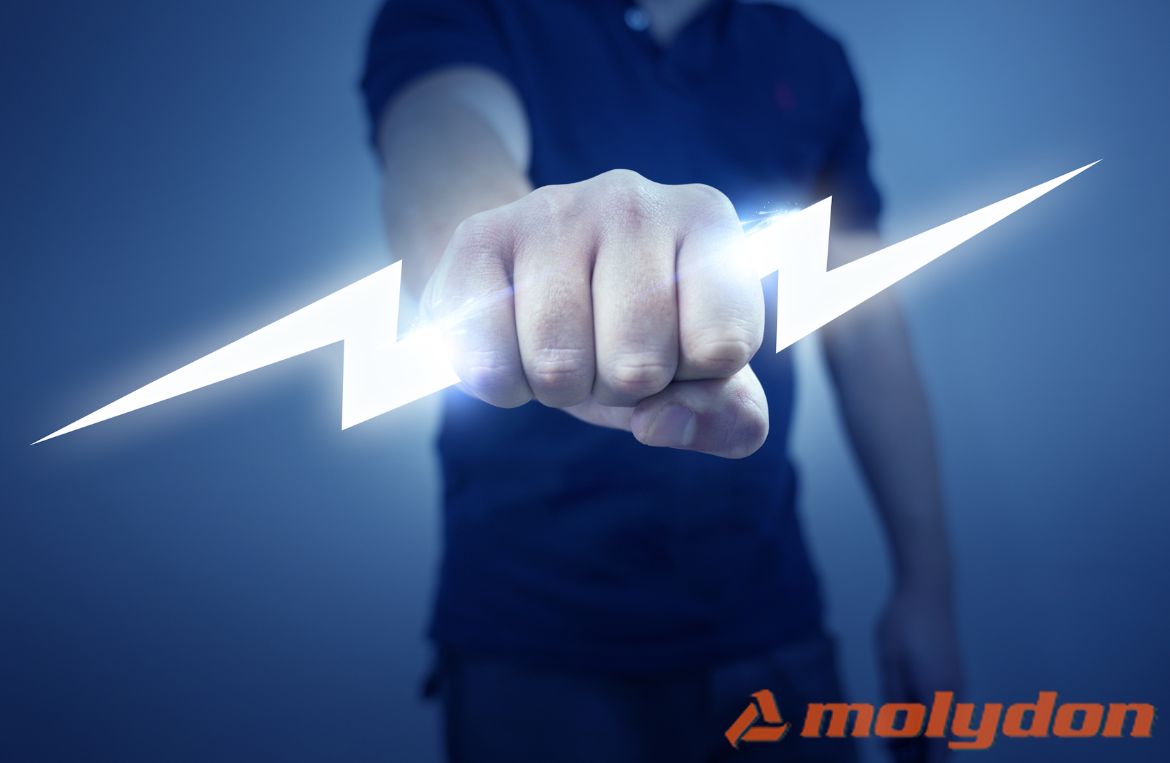 STATIČKI ELEKTRICITET U AUTU